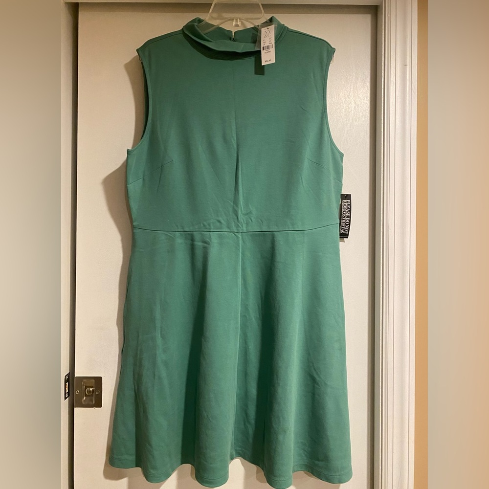 NWT XL Mint Green sleeveless dress with a pocket on each side .100% Cotton